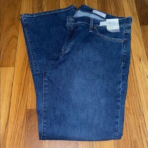 NWT GAP Baby Boot Mid Rise‎ Dark Wash Jeans. Size 35|20R. High Stretch.